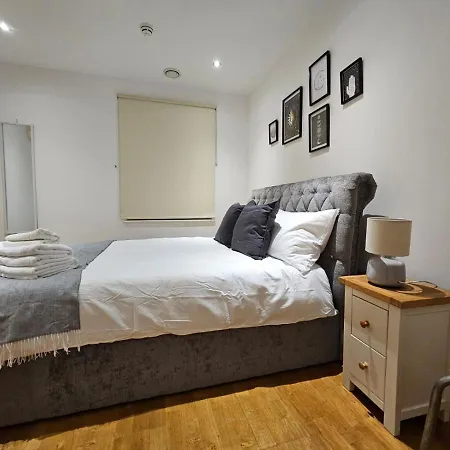 Cozy Flat Close To Central London Exterior foto